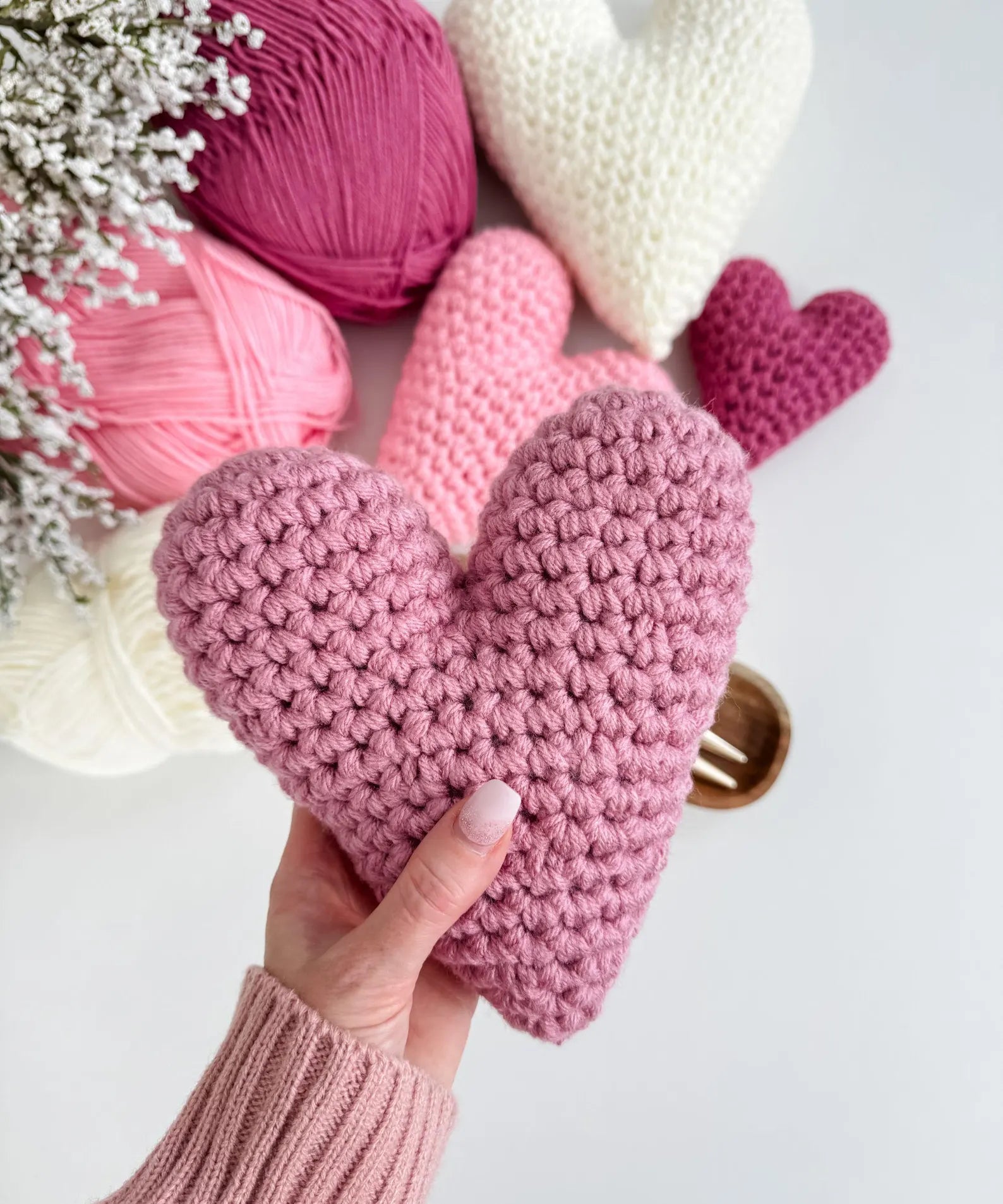 CROCHET PATTERN & VIDEO/ Bulky and Quick Ami Hearts, crochet heart pattern, easy pattern, amigurumi, 4 sizes, Valentines Day, pdf